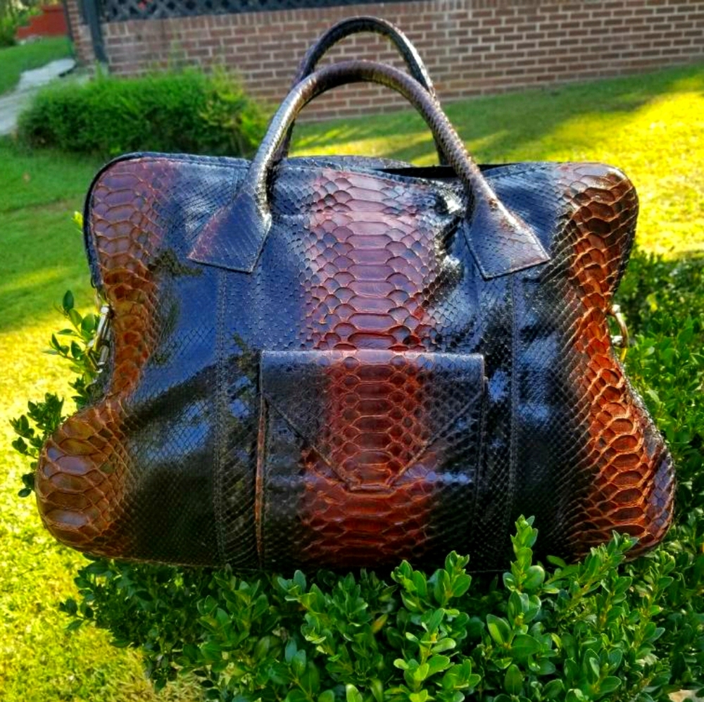 LAI Python carry all/laptop bag